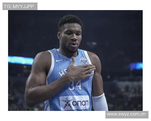 字母哥半场表现抢眼7投5中斩获10分7板3助助球队领先