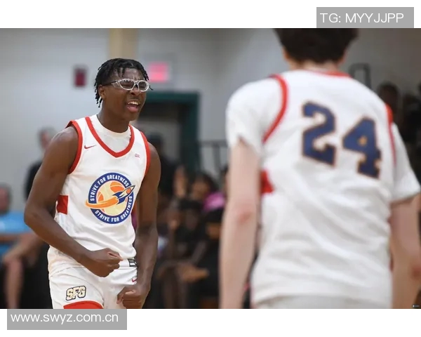 布莱斯前场篮板补篮詹姆斯兴奋转发赛场瞬间赞叹6号表现出色