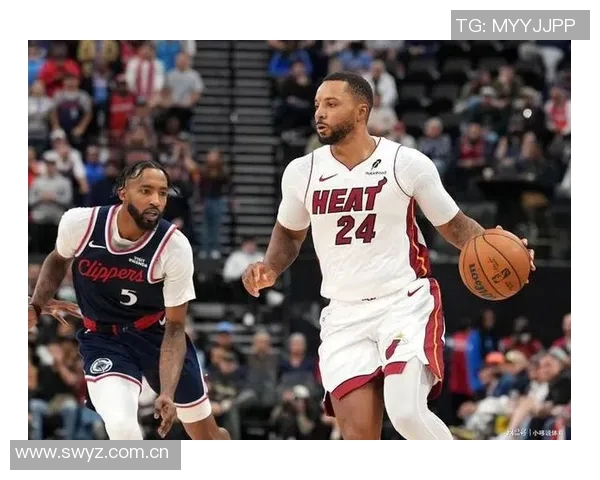 热火记者报道哈克斯左脚踝扭伤球队明日将决定他的出战状态