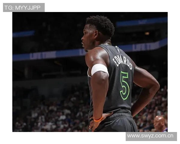 班凯罗外线状态低迷22投10中仅得25分8篮板并送出5次失误