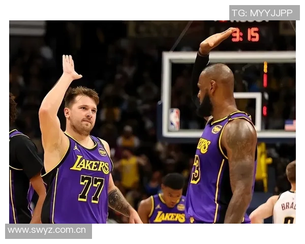 慈世平分享湖人亲子活动瞬间感谢东契奇詹姆斯与孙女合影留念