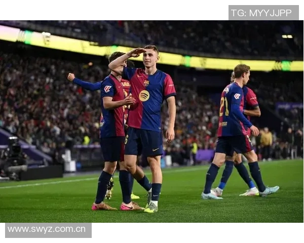 巴萨重返诺坎普纪念海报揭幕亚马尔弗里克库巴西齐聚一堂